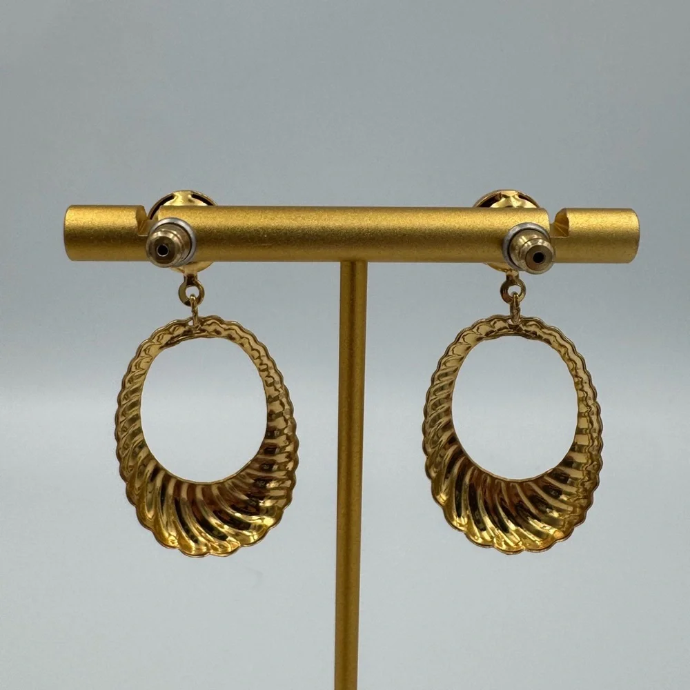 Vintage Gold Tone‎ Ribbed Oval Drop Dangle Earrings Statement Retro